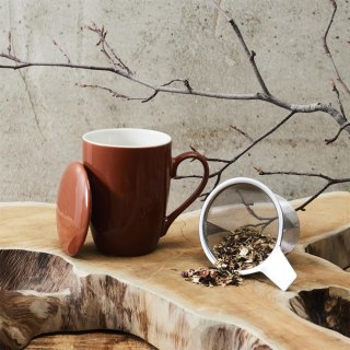 Kubek Mira pomarańczowy z zaparzaczem i pokrywką