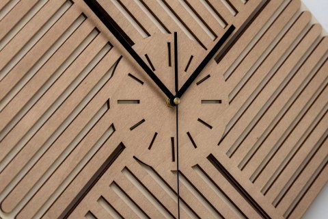 Ażurowy zegar geometryczny wiąz