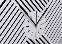 Zegar geometryczny biało-czarny