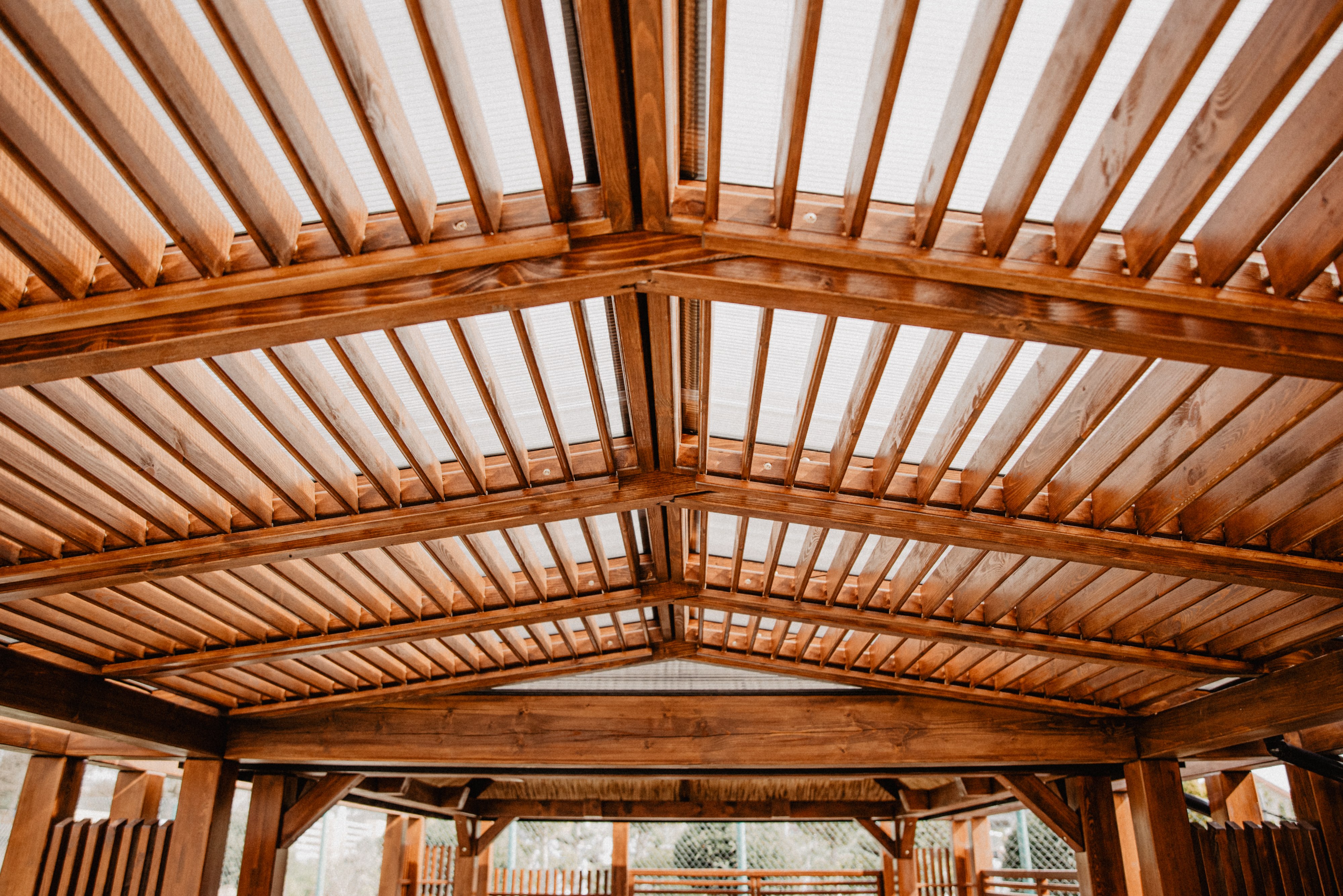 nowoczesna altana ogrodowa zadaszenie